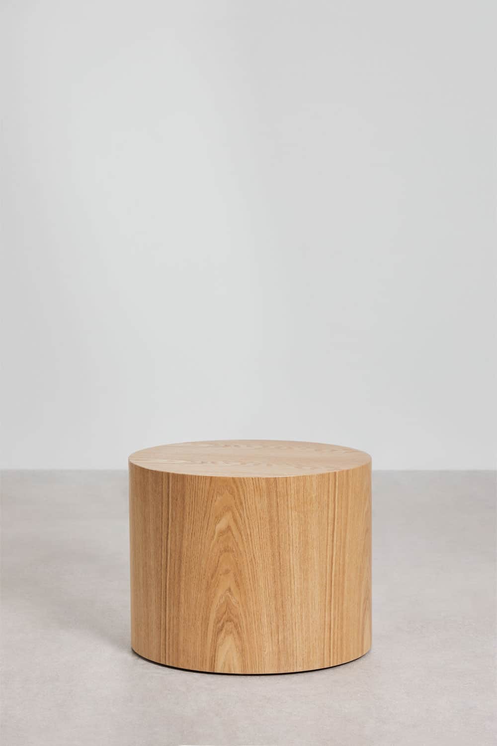 A light-colored cylindrical side table made of natural wood, possibly oak, showcasing a prominent ve… — 3D model