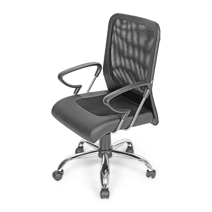 A modern swivel office chair featuring a black mesh backrest, a padded black faux leather seat, fixe… — 3D model