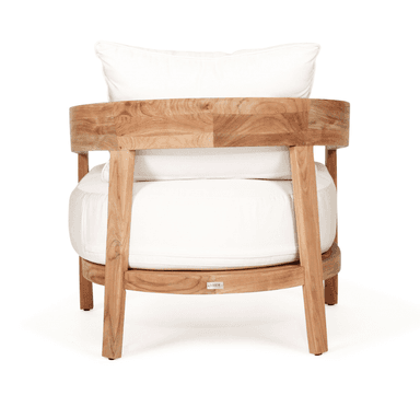 A modern outdoor lounge chair featuring a sturdy teak wood frame and plush white cushions. The design emphasizes clean lines and natural materials, suitable for a contemporary outdoor living space. — 3D model